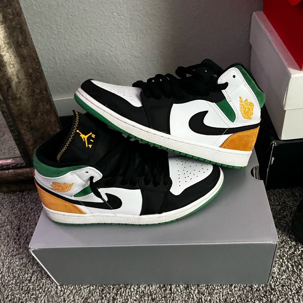 Jordan 1 Mid ( Oakland)